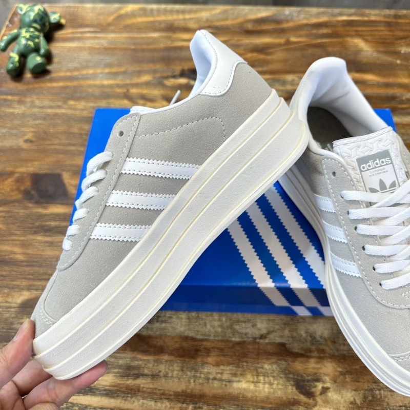 Adidas Sneakers